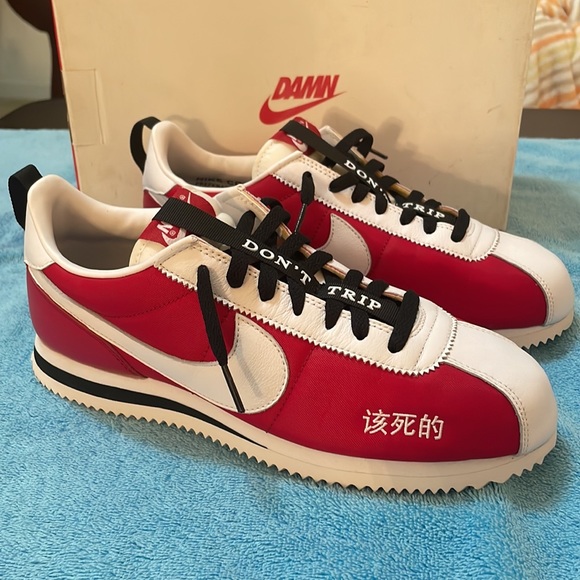 Nike - Picture 15 of 17